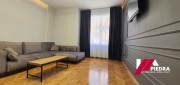 Inchiriez apartament la casa 2 camere,decomandat,mobilat si utilat nou,zona Ultra Centrala
