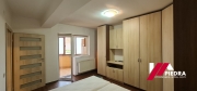 Vand apartament de 2 camere , decomandate situat in Valea Aurie , cu loc de parcare 