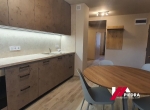 Inchiriez apartament de 3 camere situat la un bloc tip vila,la etajul 1,75m,  cu 2 bai, situat central pe str.General Magheru,nou mobilat