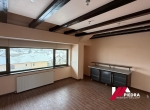 Inchiriez spatiu pretavi la activități comerciale sau  birouri situat pe Calea Dumbravii,la mansarda unei cladiri moderne,120m 