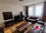 1000338100 Inchiriez apartament de 3 camere situat la un bloc tip vila,la etajul 1 ,in zona centrala pe str. General Magheru
